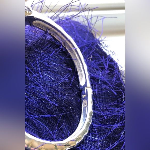 🎉🎉Chunky Silver Tone Flower Bracelet - Picture 5 of 12